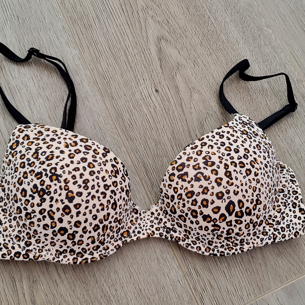 Victoria's Secret Demi Bra in Leopard print size 32B